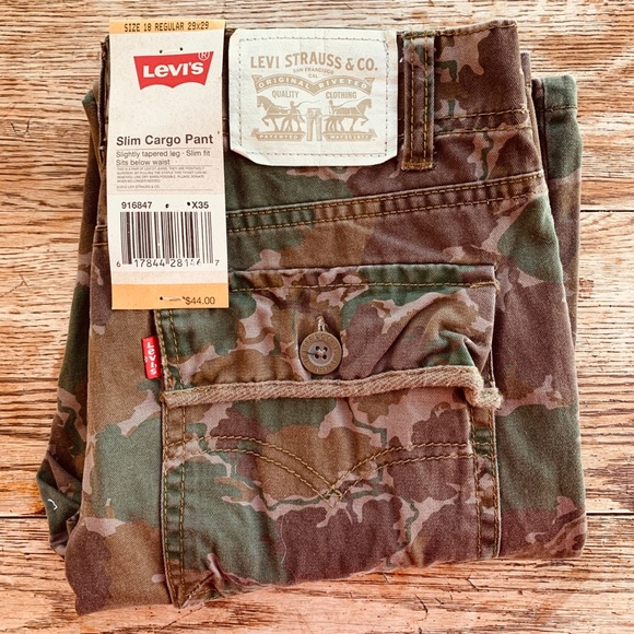Levi’s—Boys Slim Fit Cargo Pant, Leaf Camo - Picture 5 of 7